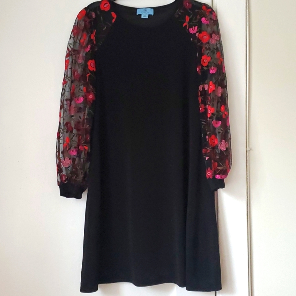 CeCe embroidered sleeve dress